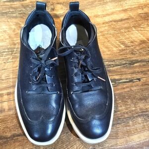 Clarks Narrative Longwing Navy Blue Leather Oxford‎ 6.5 Womens Staple Classic